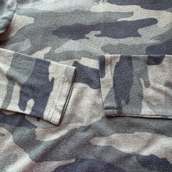 Abercrombie Kids Camo Long Sleeve Shirt Kids Size 7/8 Polyester Blend - Picture 3 of 6